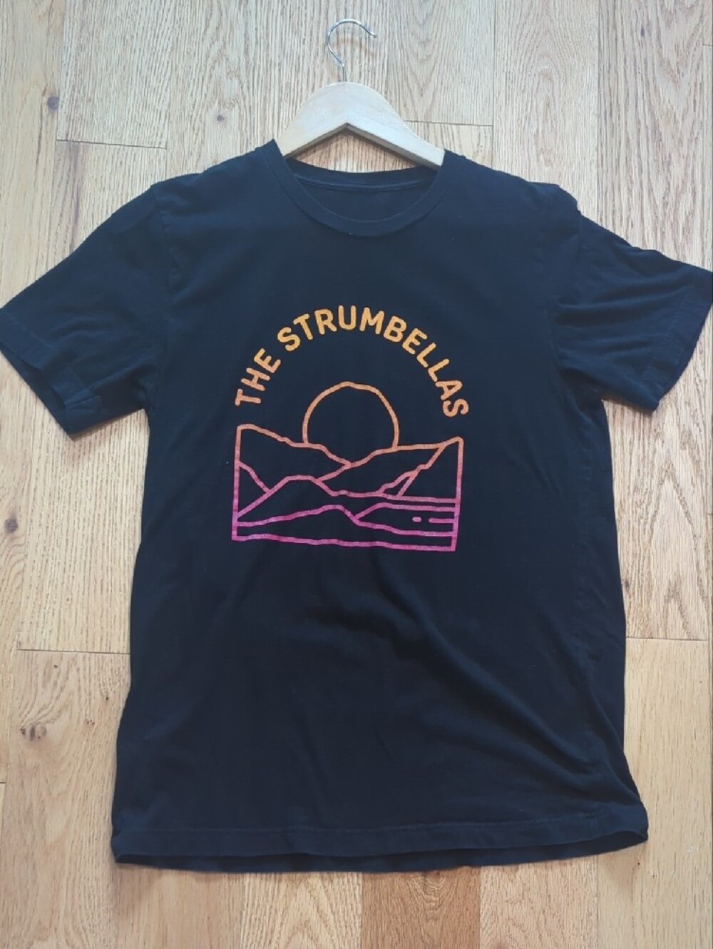 Stumbellas. Sunset Band Tshirt. Size Small***.